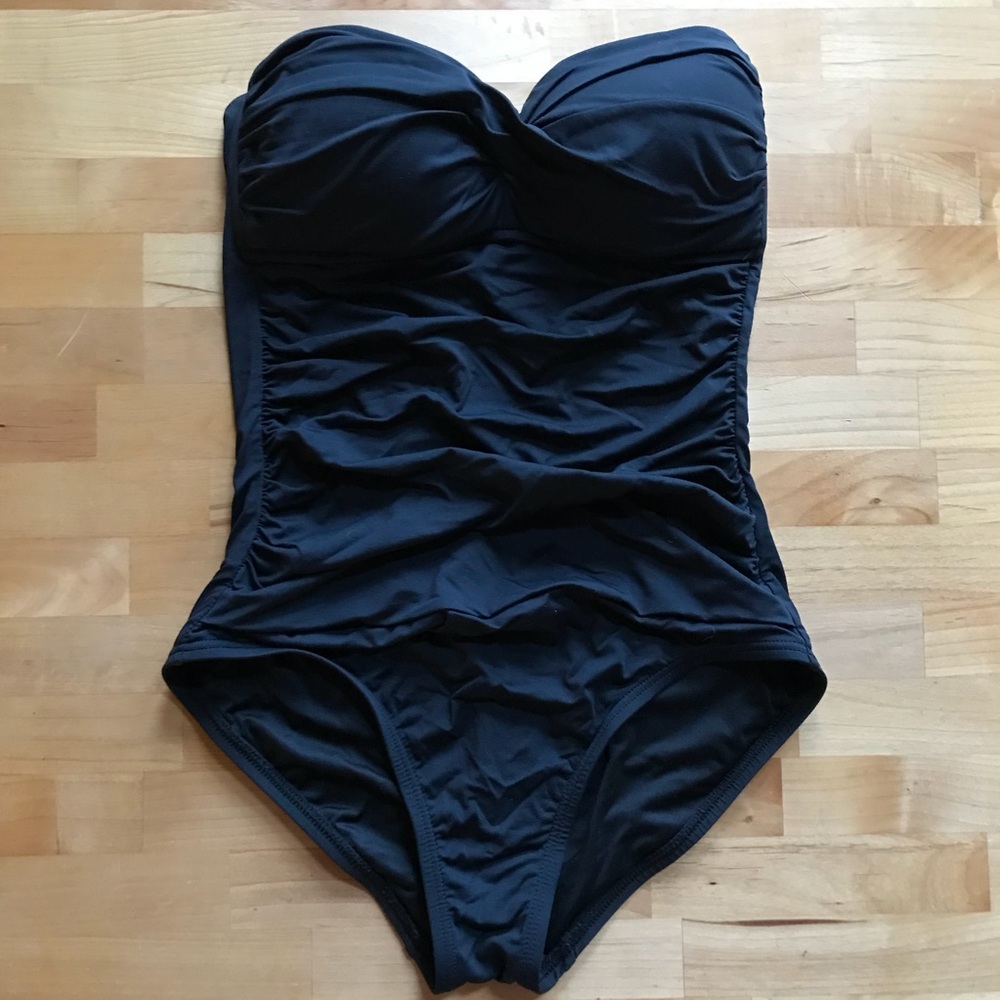 One-Piece Strapless Swimsuit
